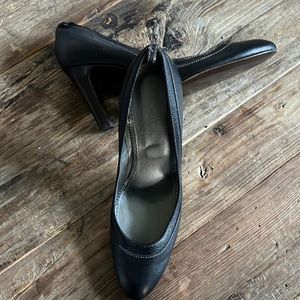 J Crew leather pump in black